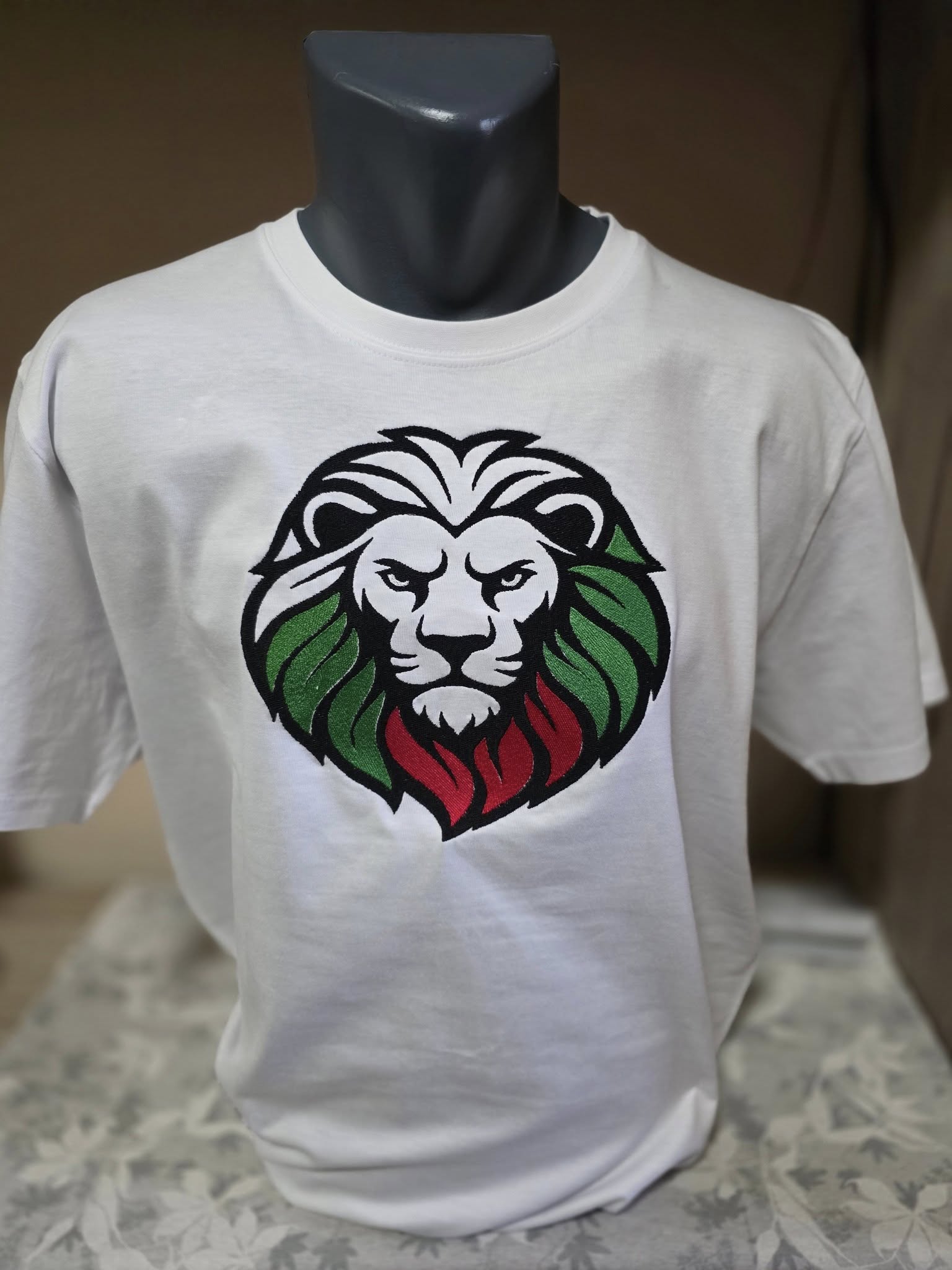 Тениска с бродерия "Българският лъв"