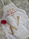 Детска престилка с бродерия "Шеф + име" — кухненски прибори