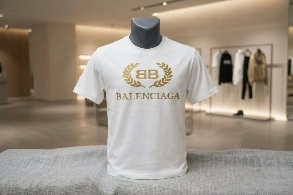 Balenciaga Crest Logo – Бяла тениска с бродерия