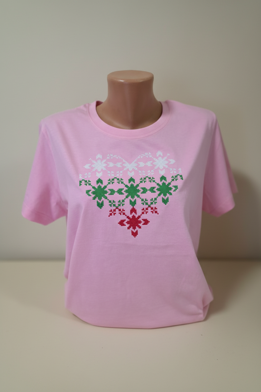 Тениска с шевица "Сърце" в цветовете на България