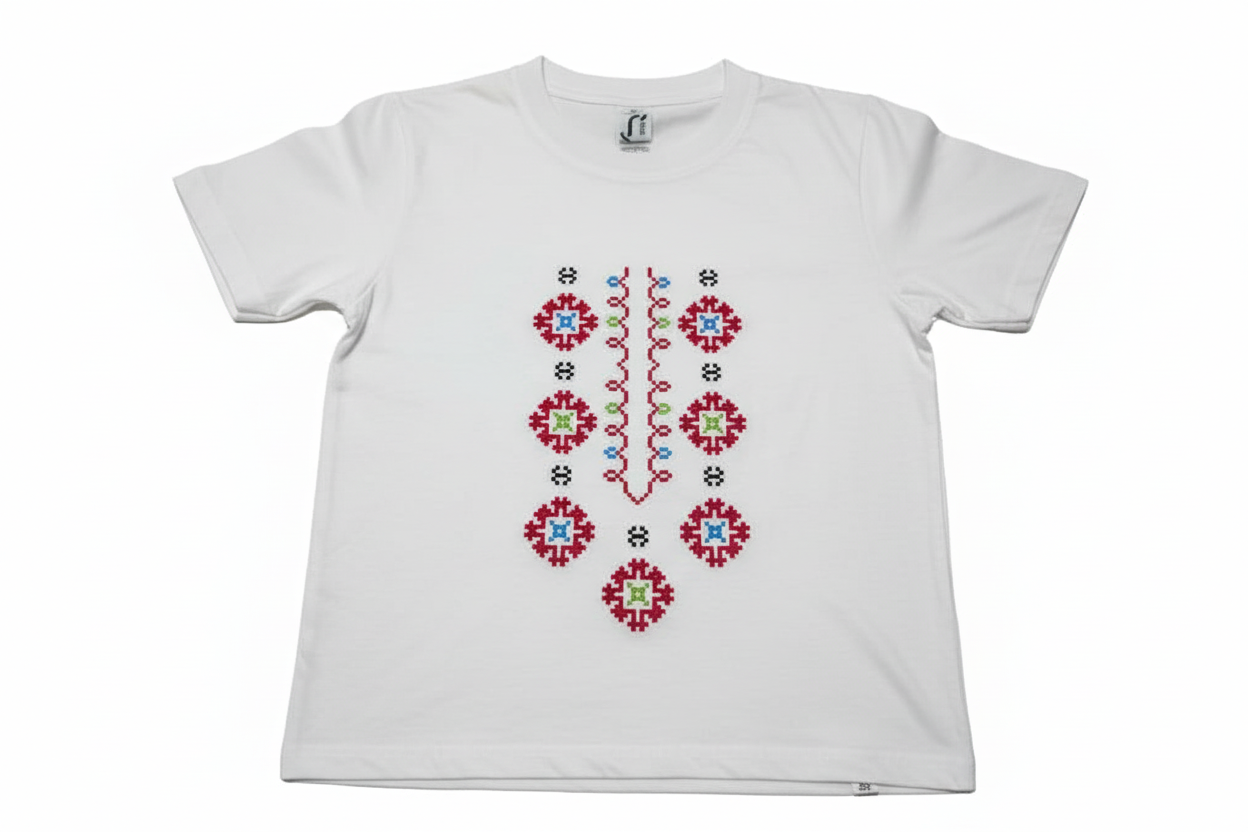 Тениска с традиционна българска шевица